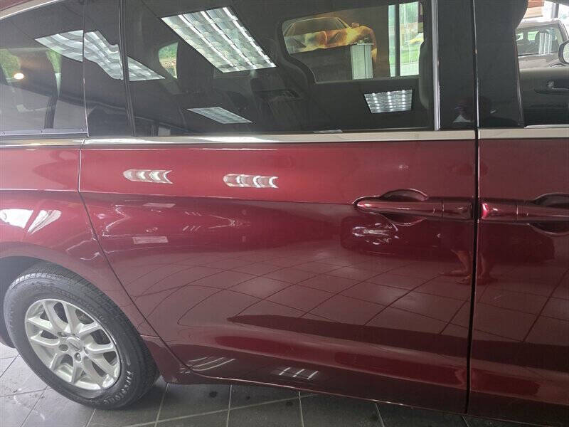 2021 Chrysler Voyager LX
