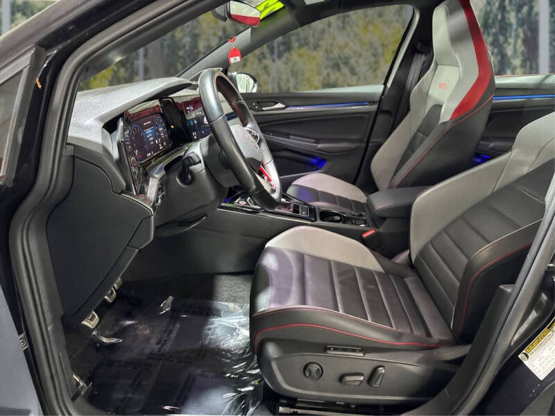 2023 Volkswagen Golf GTI SE