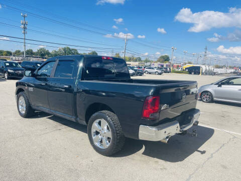 2016 RAM 1500 SLT