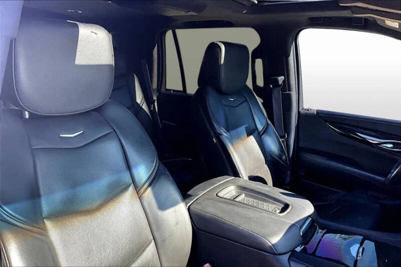 2016 Cadillac Escalade Platinum