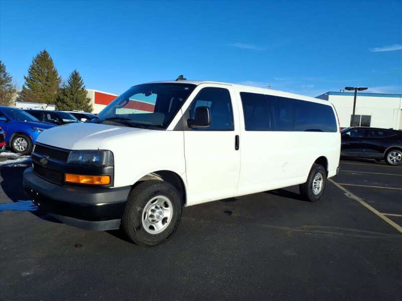 2022 Chevrolet Express LS 3500