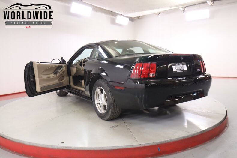 2004 Ford Mustang