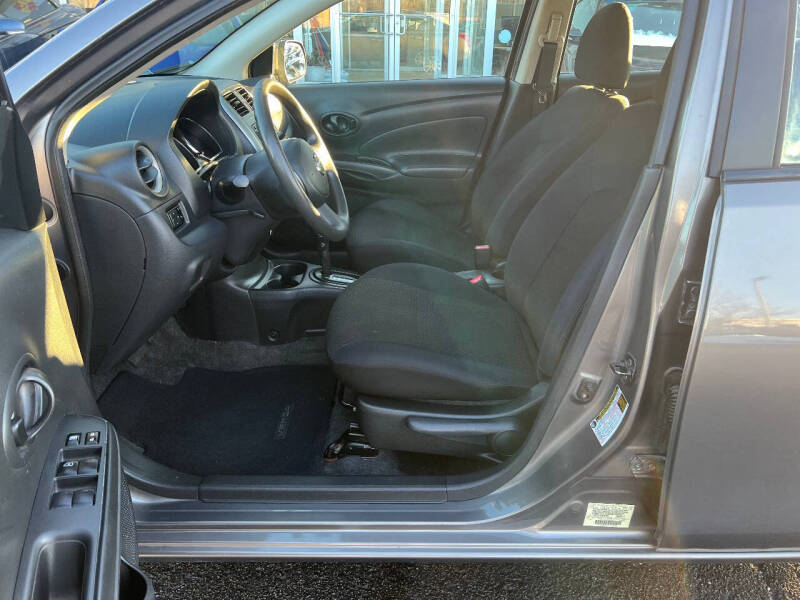 2012 Nissan Versa 1.6 SV