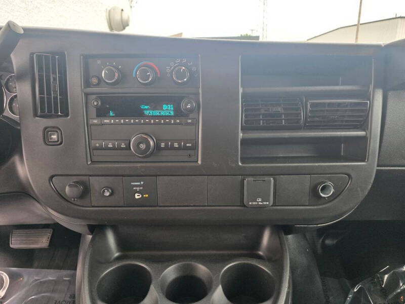 2025 Chevrolet Express 2500
