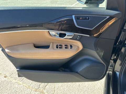 2019 Volvo XC90 T6 Momentum