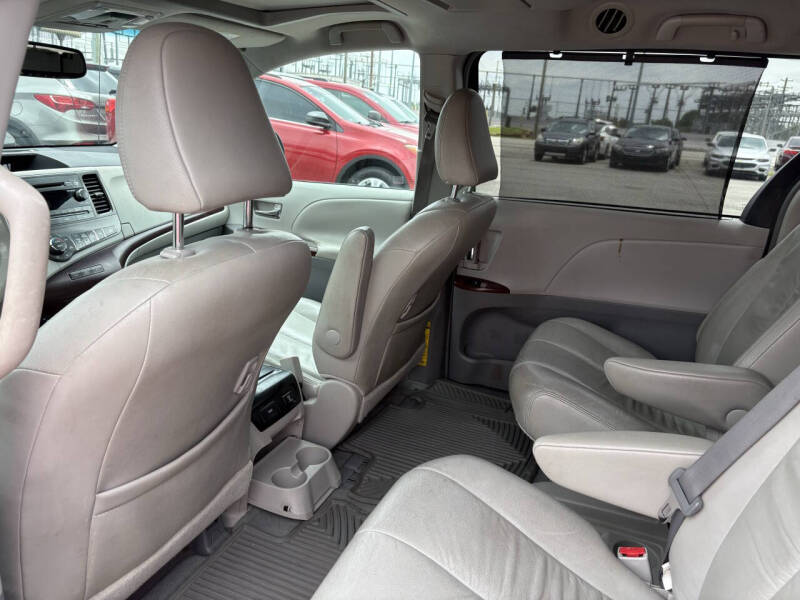2011 Toyota Sienna XLE 8-Passenger