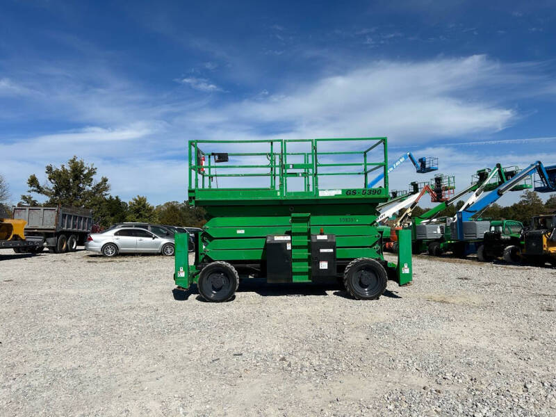 2014 Genie GS5390 Scissor Lift for sale at Ken's Auto Sales in New Bloomfield MO