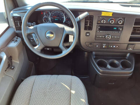 2025 Chevrolet Express LS 3500