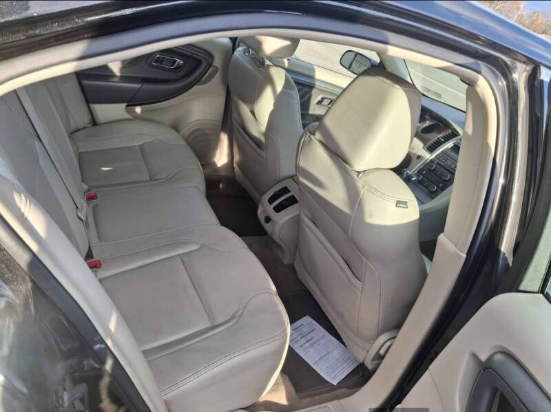 2011 Ford Taurus SEL