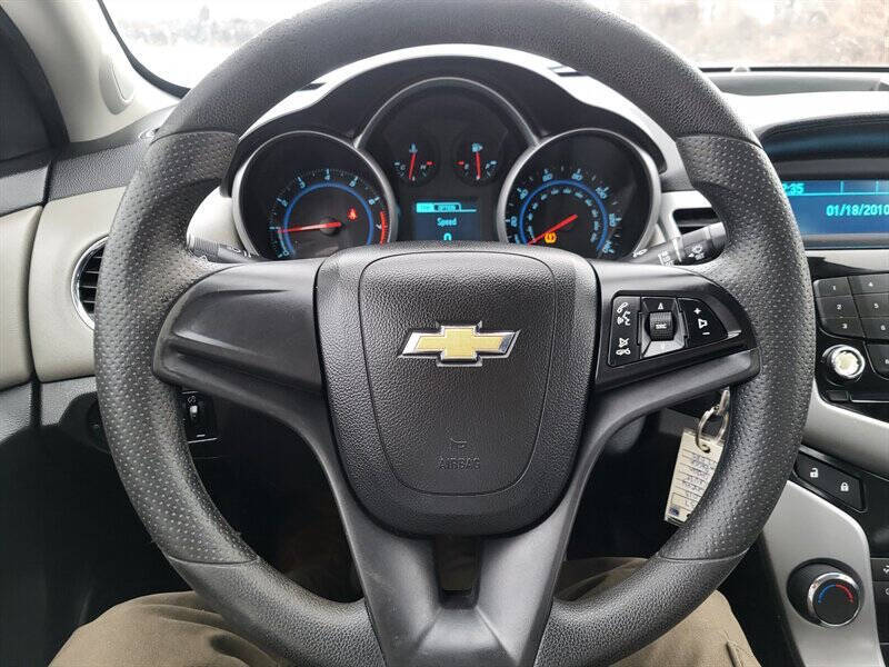 2013 Chevrolet Cruze LS Auto