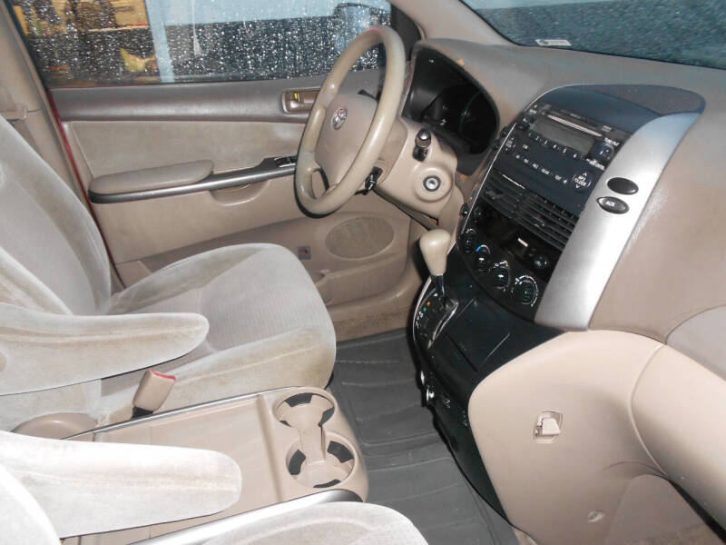 2007 Toyota Sienna CE 8-Passenger