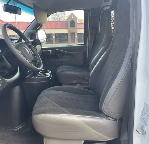 2022 Chevrolet Express 2500