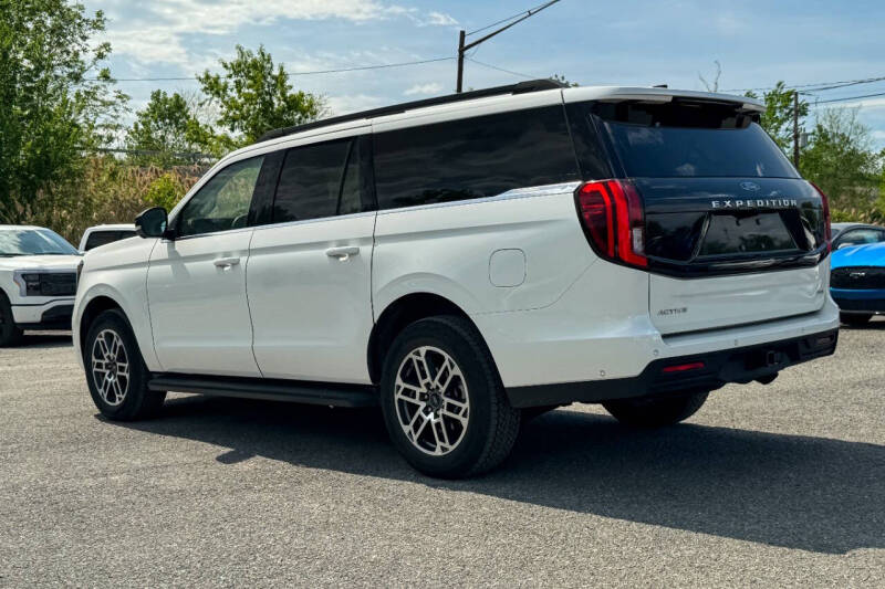 2025 Ford Expedition MAX Active