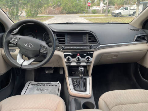 2019 Hyundai Elantra SE