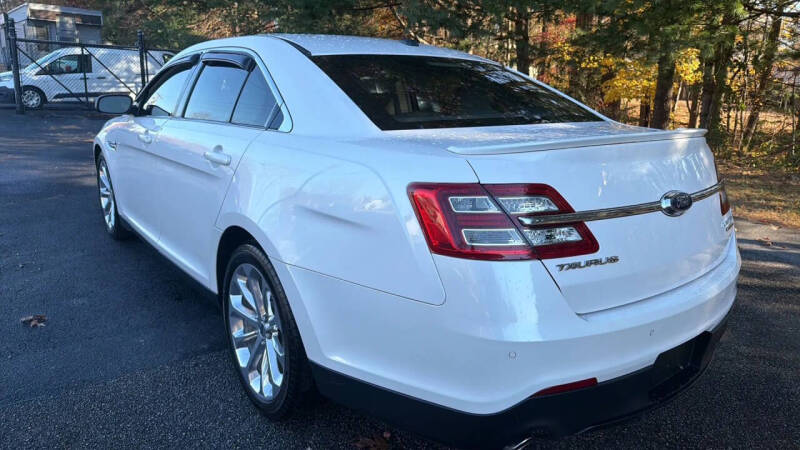 2017 Ford Taurus Limited