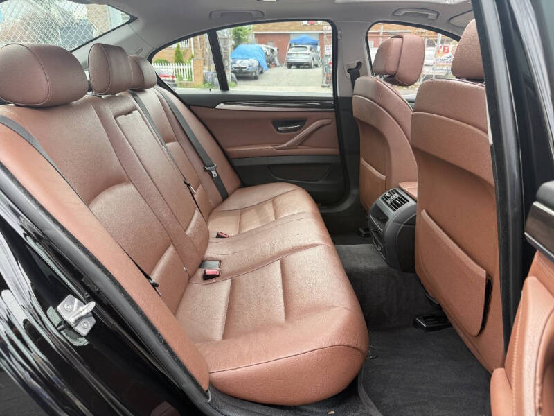 2012 BMW 5 Series 528i