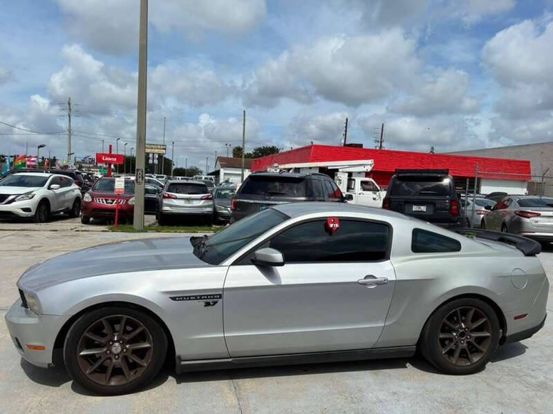 2012 Ford Mustang V6
