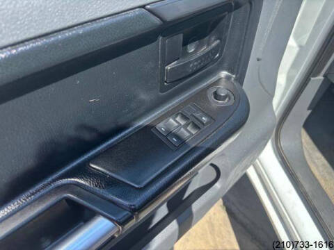 2006 Mitsubishi Raider LS