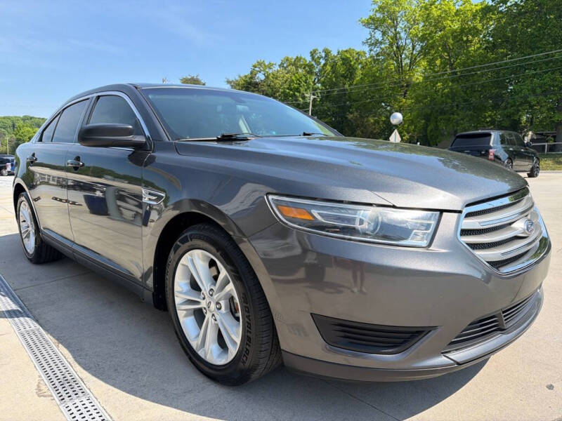 2016 Ford Taurus SE