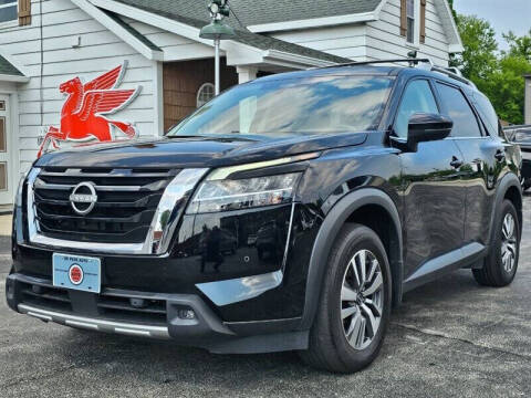 2023 Nissan Pathfinder SL