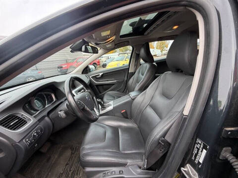 2015 Volvo V60 T5 Drive-E Premier Plus