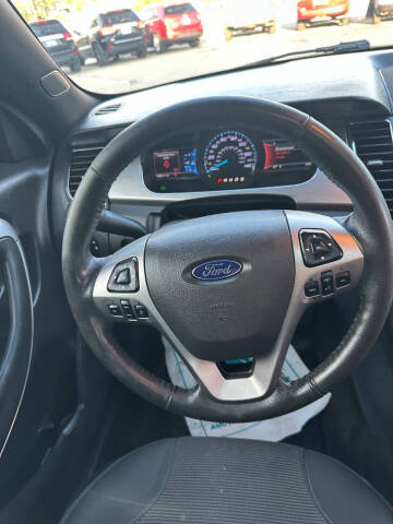 2018 Ford Taurus SEL