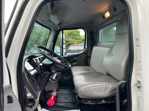 2018 Freightliner M2 106