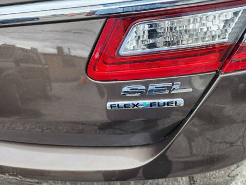 2015 Ford Taurus SEL