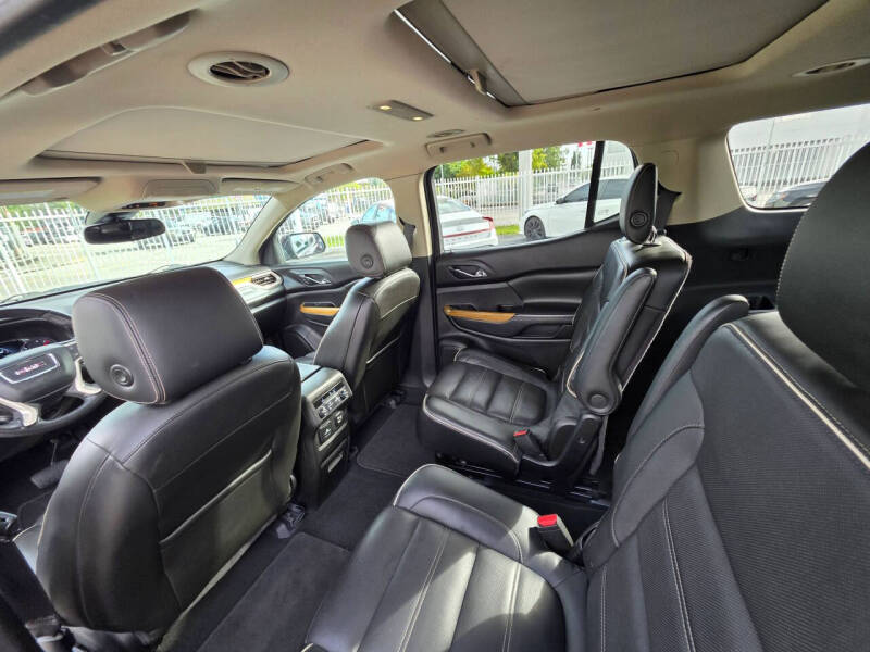 2017 GMC Acadia Denali