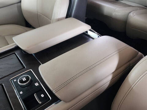 2023 Lincoln Navigator Standard