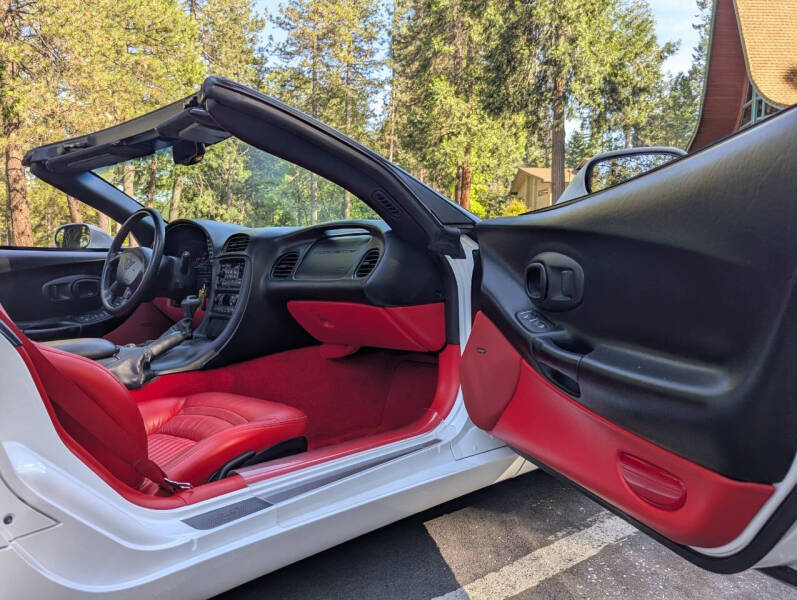 2004 Chevrolet Corvette