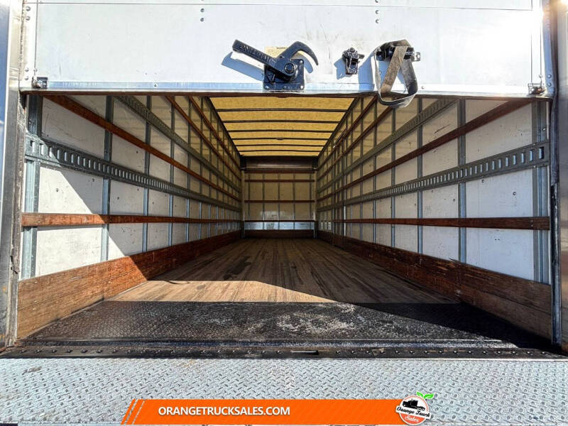 2020 Freightliner M2 106