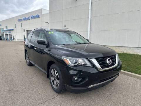 2017 Nissan Pathfinder for sale at Tom Wood Honda in Anderson IN