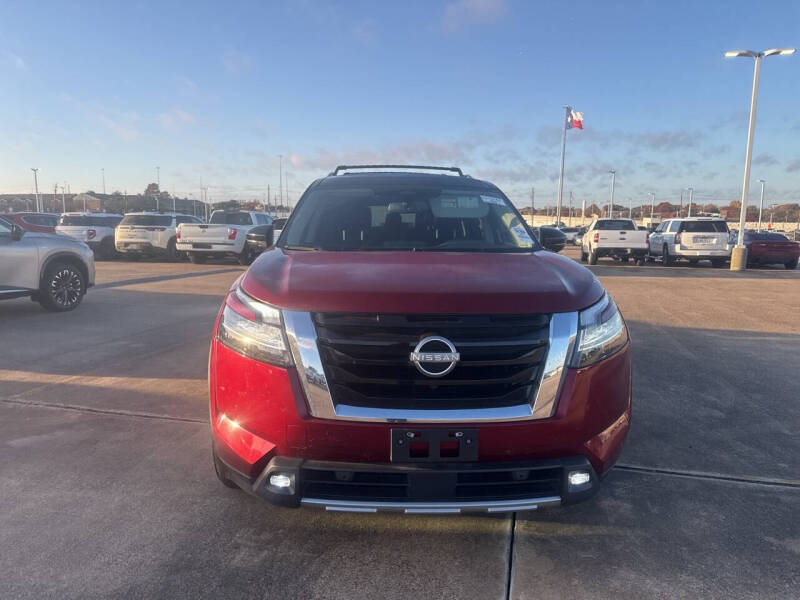 2022 Nissan Pathfinder SL
