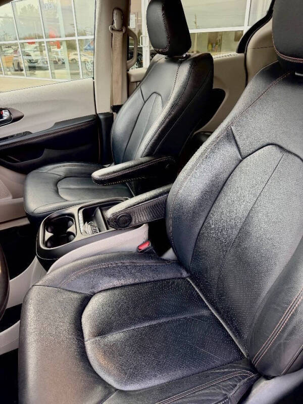 2020 Chrysler Pacifica Touring L