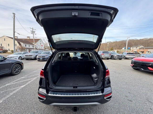 2024 Volkswagen Taos SE 4Motion