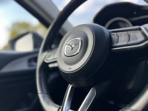 2017 Mazda MAZDA3 Touring