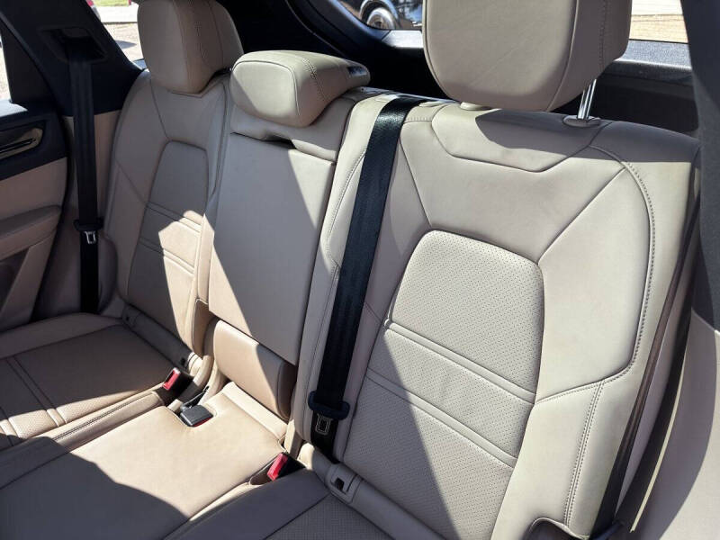 2022 Porsche Cayenne Platinum Edition