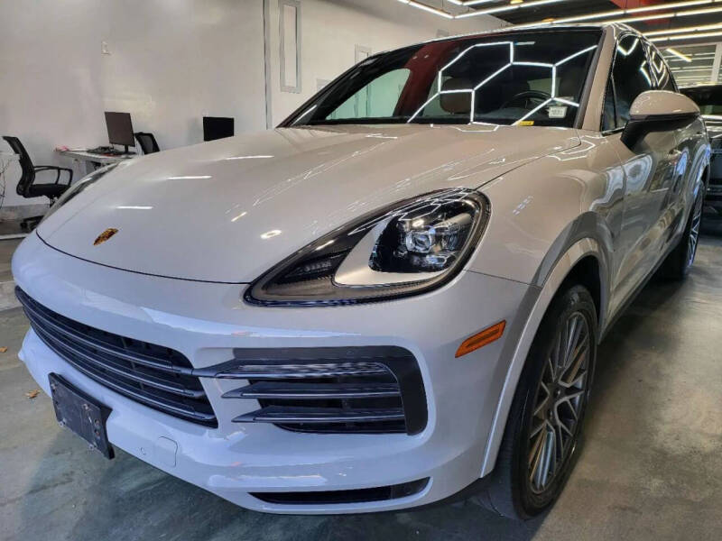2023 Porsche Cayenne Coupe Platinum Edition