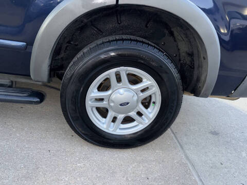 2002 Ford Explorer XLS