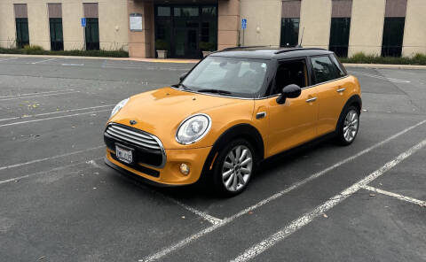2015 MINI Hardtop 4 Door Cooper