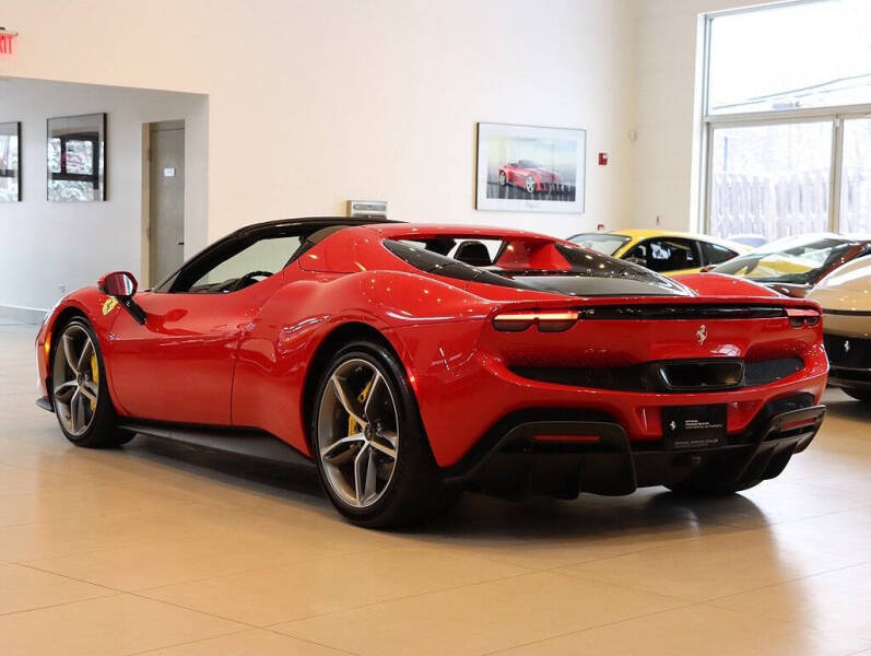 2024 Ferrari 296 GTS