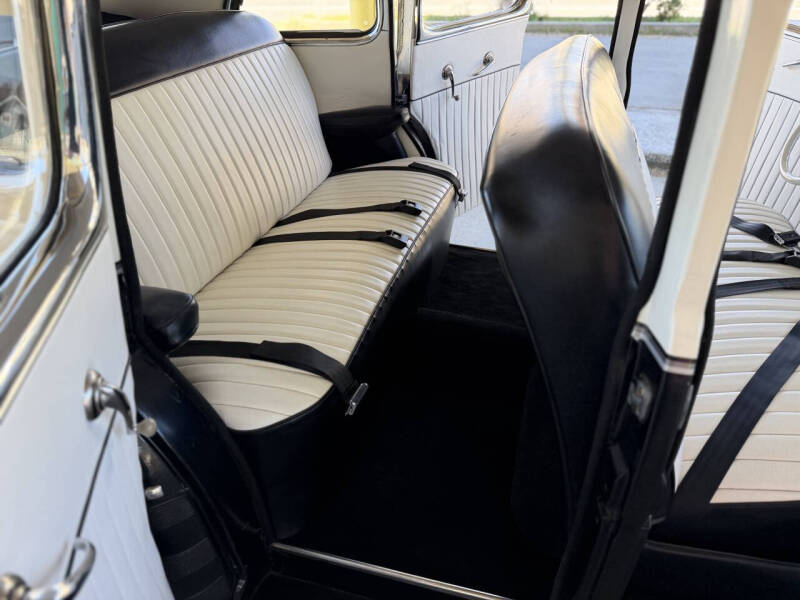1948 Ford Super Deluxe