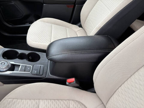 2022 Ford Escape Hybrid SE