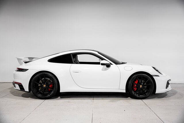 2020 Porsche 911 Carrera