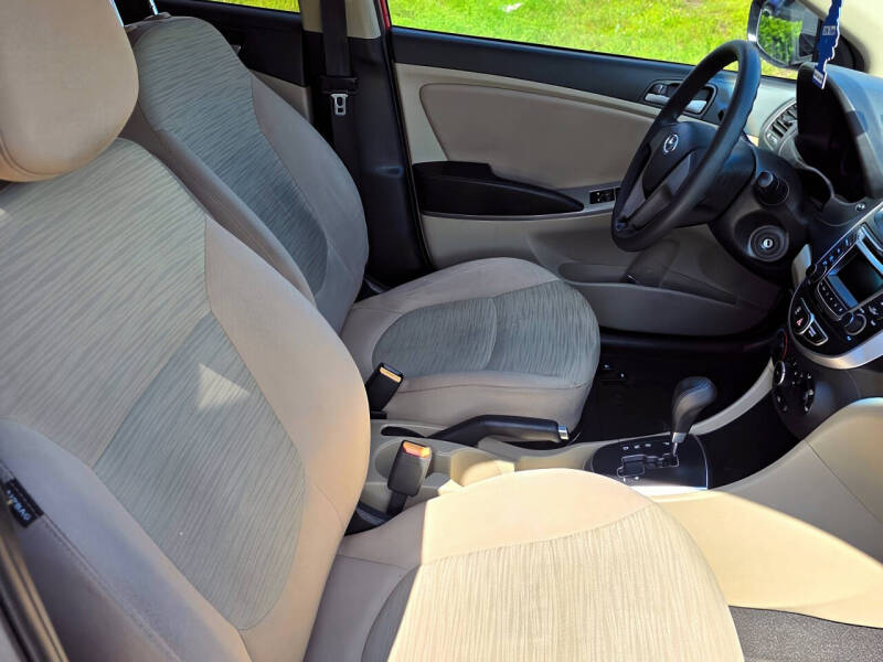 2016 Hyundai Accent SE