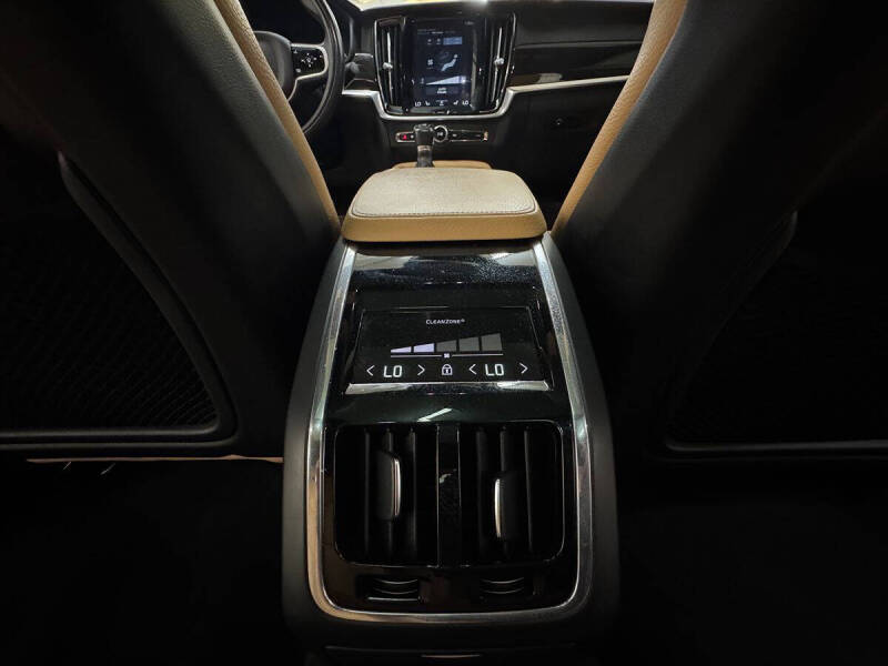 2018 Volvo S90 T5 Momentum