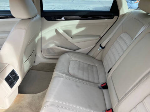 2014 Volkswagen Passat 1.8T SEL Premium