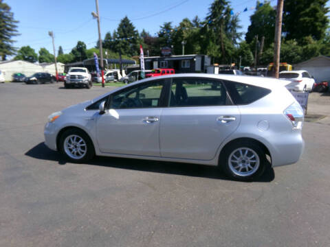 2012 Toyota Prius v Five