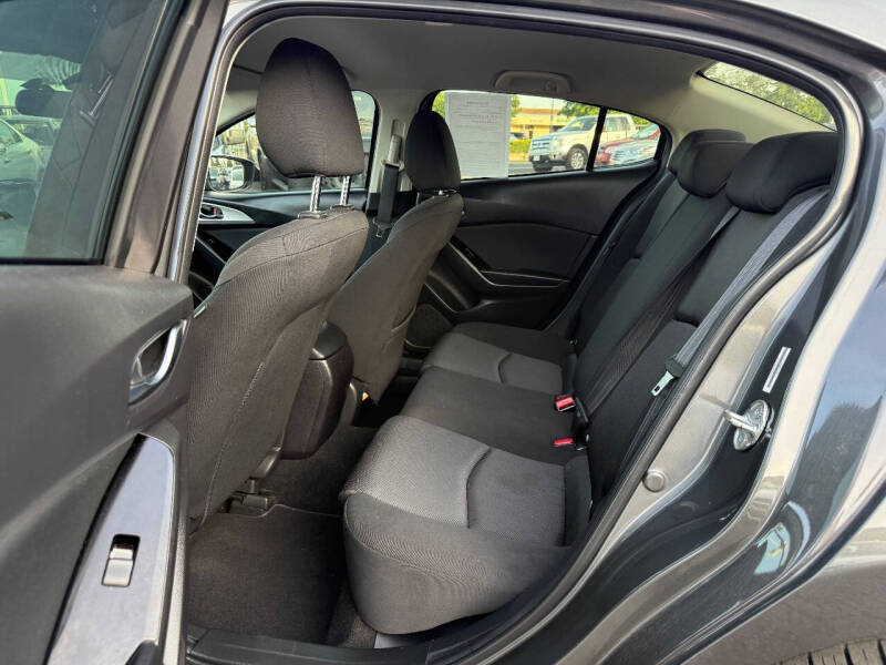 2017 Mazda MAZDA3 Sport